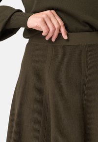 zero AUSGESTELLT - Minisukňa - slate oliv