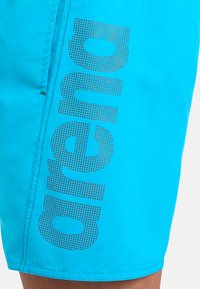 Arena ARENA HERREN FUNDAMENTALS BOXER BEACH SHORTS - Bañador corto - turquoise dark olive