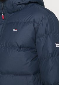 Tommy Jeans Dunjacka - dark blue