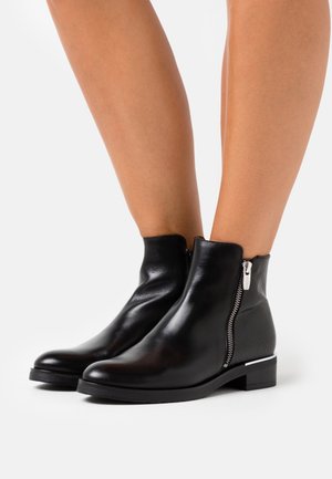 WONDERS, Boots à talons - black