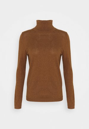 Brązowy sweter typu golf wykonan z miękkiego materiału, z długimi rękawami i dopasowanym krojem. Gładka tekstura z prążkowanym kołnierzem i mankietami.