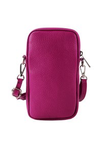 Fuchsia leren crossbodytas met een getextureerde afwerking, rechthoekige vorm, ritssluiting, verstelbare riem en zilverkleurige hardware accenten.