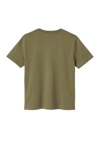 T-shirt vert olive à manches courtes. Encolure ronde, tissu doux, coupe régulière et ourlet droit. Simple, de couleur unie sans motifs ni accents.