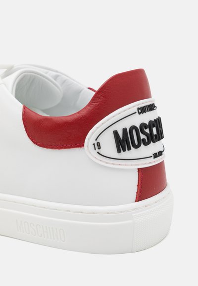 MOSCHINO UOMO - Trainers - bianco/rosso
