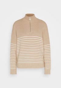 Pull-over en maille beige avec rayures blanches horizontales, col montant, fermeture à moitié zippée, manches longues, poignets et ourlet côtelés.