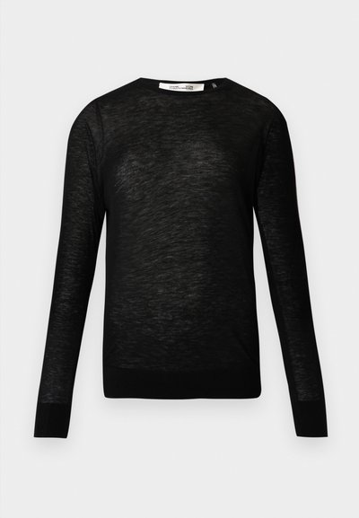 Maglione nero a maniche lunghe realizzato in materiale sottile e strutturato. Presenta un collo rotondo e polsini aderenti, con un orlo liscio in vita.
