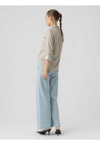 Vero Moda VMBUMPY L/S NEW NOOS - Button-down blouse - snow white