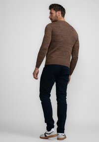 Petrol Industries TELLER - Trui - dark caramel