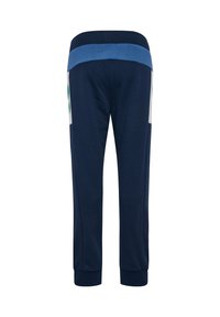 Marineblauwe sportbroeken met elastische tailleband, contrasterende lichtblauwe accenten en zijpanelen met groene en witte grafische ontwerpen.