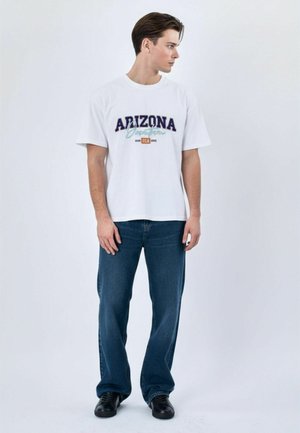 TEESHOPPEN T-SHIRTS PRINT - T-Shirt print - white