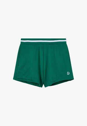 Shorts sportivi verdi realizzati in tessuto morbido, con una vita elastica a righe bianche, due tasche laterali e un sottile dettaglio con logo.