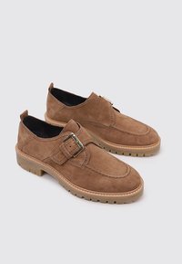 Sandra Fontán VEGA - Zapatos sin cordones - brown