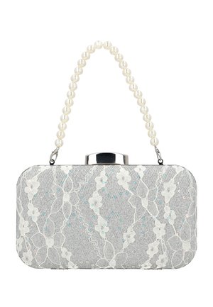 Sølvglitter clutch med hvidt blomsterblondeoverlay og perlebesat hank, rektangulær form med afrundede kanter og metallisk lås.