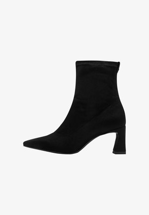 Tamaris Ankle boots - black