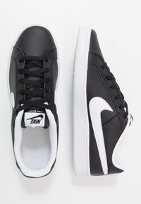 Nike Sportswear COURT ROYALE - Obuwie deskorolkowe