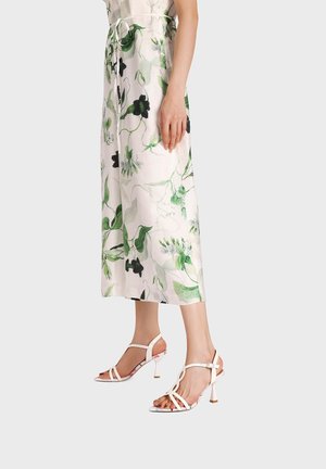 Sandali con tacco - bianco