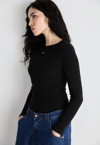 Tommy Jeans SLIM ESSENTIAL - Long sleeved top - black