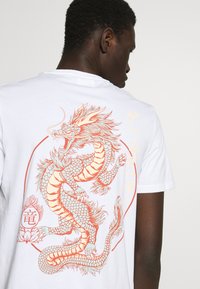 YOURTURN UNISEX - Μπλουζάκι με στάμπα - white