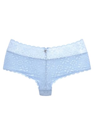 Lichtblauwe kantondergoed met een golvende taille en een bloemenpatroon, en een klein zilveren bedeltje in het midden vooraan.