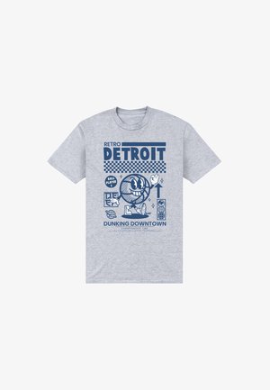 Šedé bavlněné tričko s modrou retro grafikou, na které je nápis "RETRO DETROIT" a grafika basketbalisty s hravými prvky.