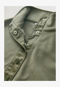 Valitud, olive green