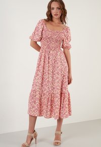 LELA REGULAR FIT - Vestido informal - rose