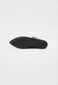 Thumbnail Image 5