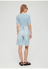 s.Oliver MIT FRONTPRINT - T-shirt print - hellblau