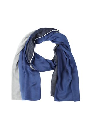 Écharpe légère bleue, marine et gris clair, pliée lâchement avec une bordure blanche le long de la section marine sur un fond blanc.