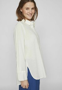 VILA LOOSE FIT - Overhemdblouse - egret