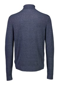 Męski granatowy sweter z długim rękawem, z dekoltem ściągaczem i teksturowanym splotem. Prosty wzór, bez widocznych zdobień czy akcentów.