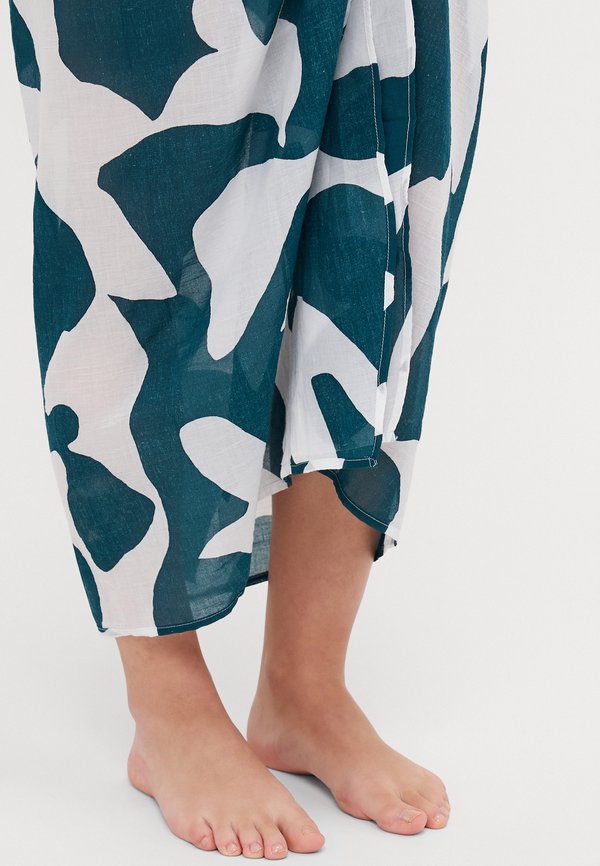 Long-Length Sarong Coverup - Beach accessory2