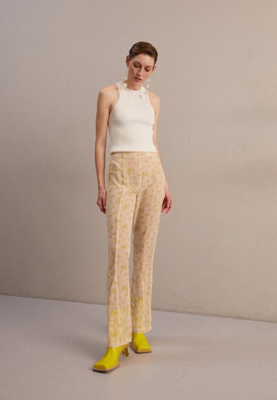 Holzweiler GILLY TROUSERS - Pantalon classique - yellow mix