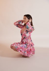 Thumbnail Image 4