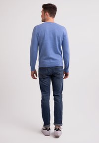 CASH-MERE RUNDHALS  - Sweter