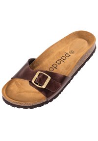 Bruine leren slidesandaal met een kruiss strap en een gouden gesp. Zachte suede voetbed en een gestructureerde zool voor grip.