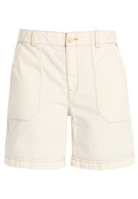 Bermudas de algodón beige con un frente plano, cuatro bolsillos y detalles de costura visibles. Cuentan con un cierre de botón en la cintura.
