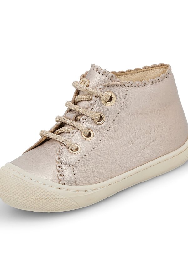 Sportlicher Schnürer – puderrosa