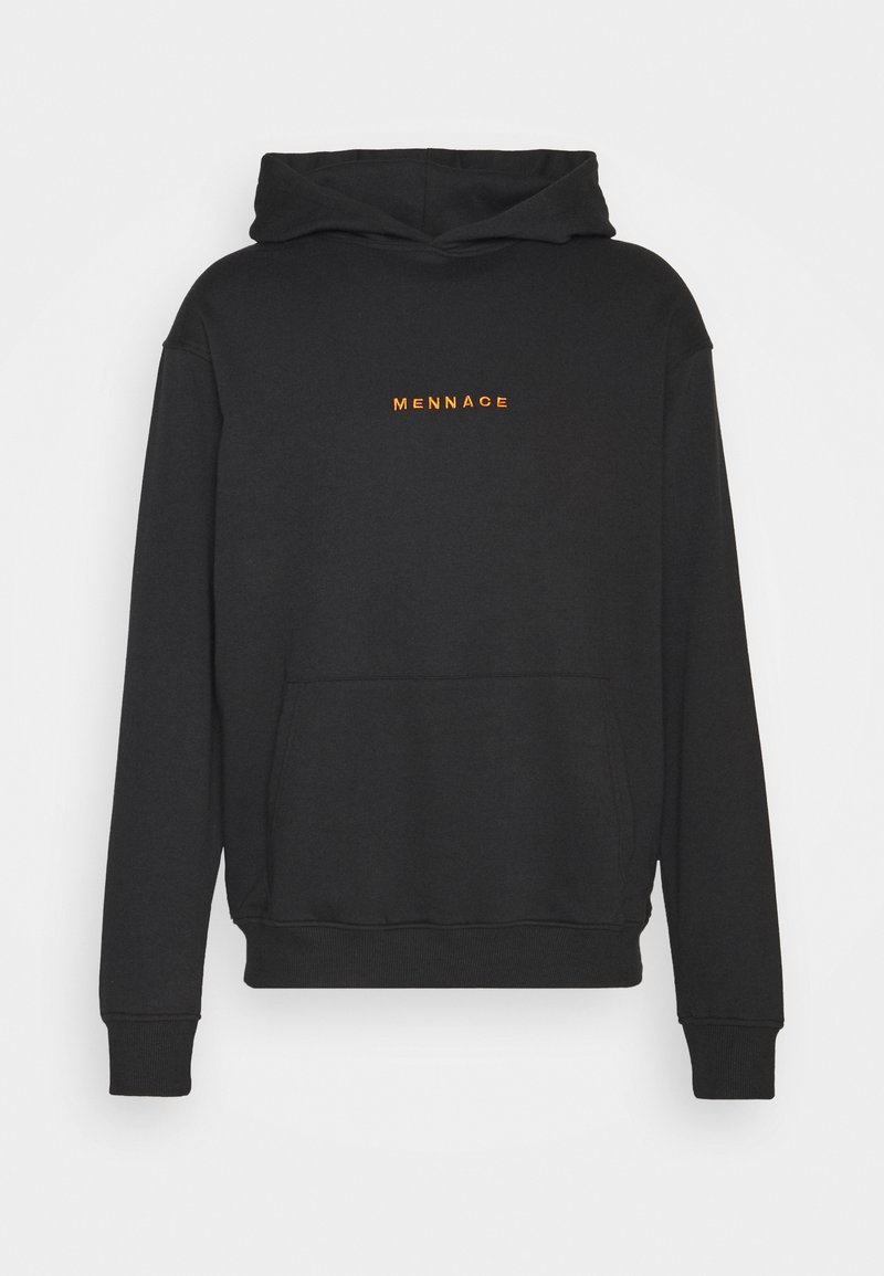 Sudadera negra con bolsillo canguro. Presenta un logotipo bordado en naranja "MENNAÇE" en el pecho. Hecha de una suave mezcla de algodón.