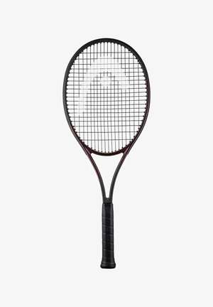 Tennisschool met een zwart metalen frame, ovale vorm en een patronen snarenbed, voorzien van een gestructureerde zwarte griphandgreep.