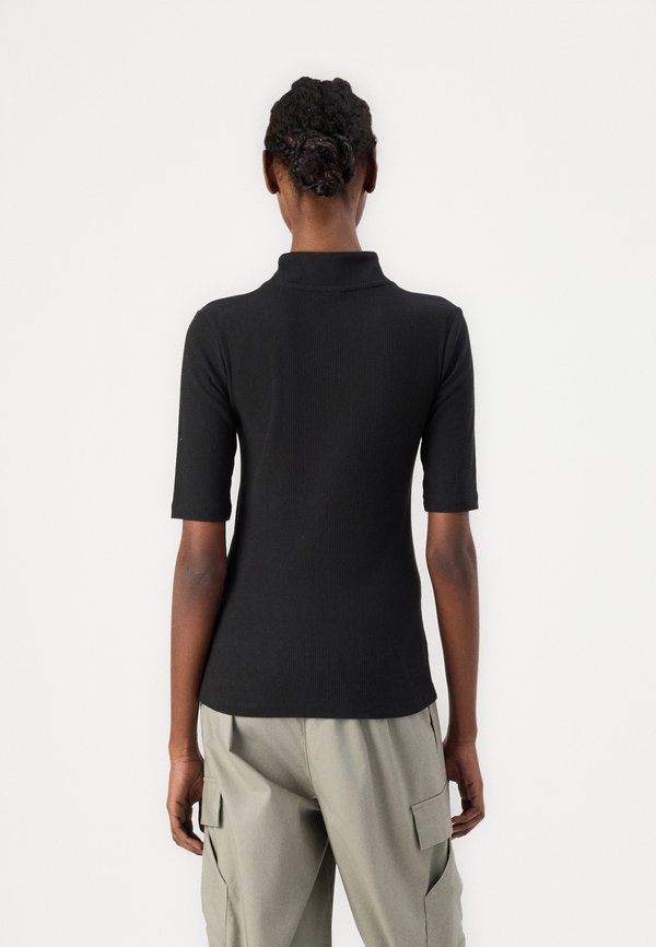 MOCK NECK SLIM TEE - Basic T-shirt2