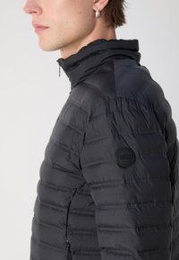 Colmar Originals MENS JACKET - Casaco de penas - black-vulcan