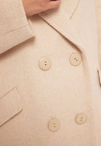 Makalu - Klasyczny płaszcz