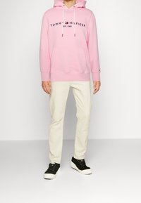 Tommy Hilfiger Jersey con capucha - pink