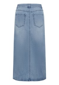 Džínová midi sukně ve světle modré barvě s rovný střih, která obsahuje dvě zadní kapsy a čistý lem. Hladká textura a klasický design.