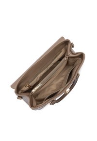 Borsa a mano in pelle marrone con esterno texturizzato, due scomparti principali, una tasca con zip e una maniglia corta e liscia.