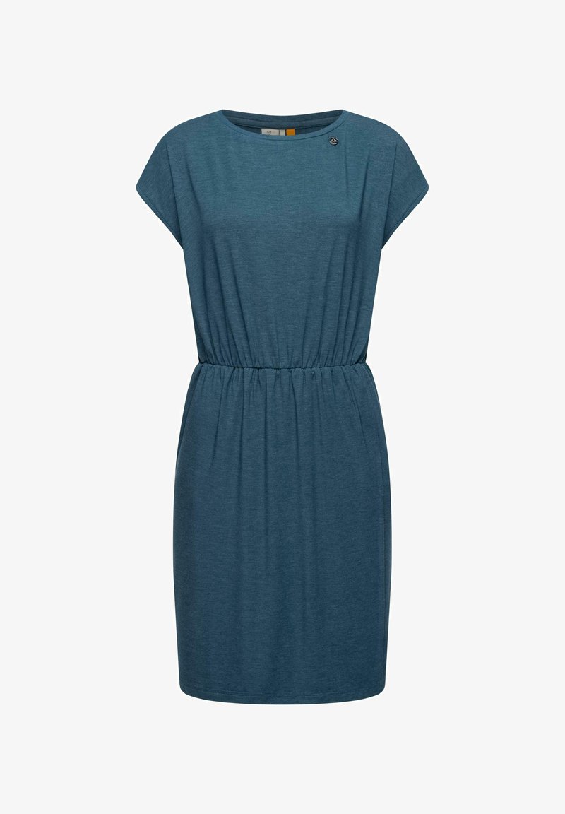 Turkusowa sukienka z krótkim rękawem i elastyczną talią. Miękka tkanina, okrągły dekolt oraz mały dekoracyjny emblemat przy kołnierzyku. Prosty design.
