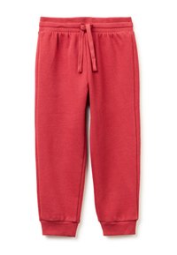 Červené bavlněné tepláky s elastickým pasem a šňůrkou na stažení. Mají ribbované manžety, hladkou texturu a dvě boční švy.