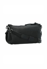 Borsa a tracolla in pelle nera con superficie testurizzata, forma rettangolare, tracolla regolabile e dettagli in metallo. Chiusura con zip sulla parte superiore.