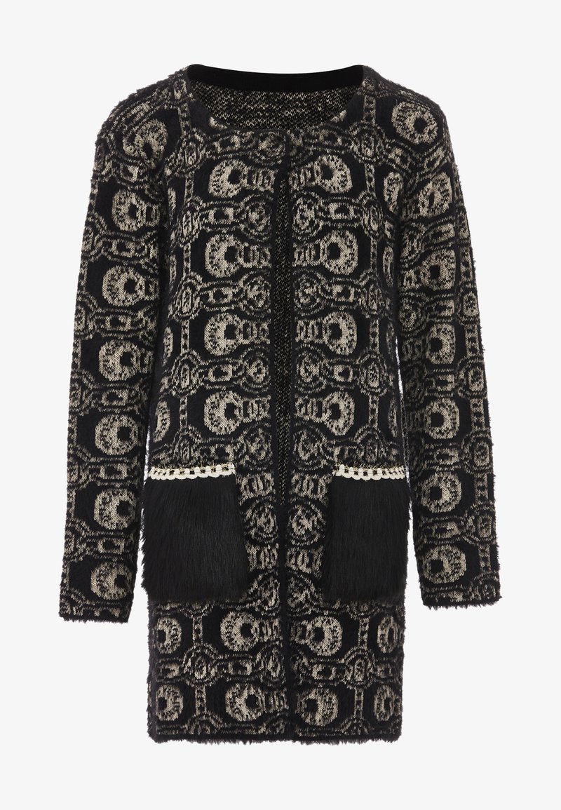 Fekete és krém színű mintás kardigán, texturált, bolyhos felülettel; két elülső zsebbel rendelkezik, műszőrme díszítéssel és kerek nyakkivágással.